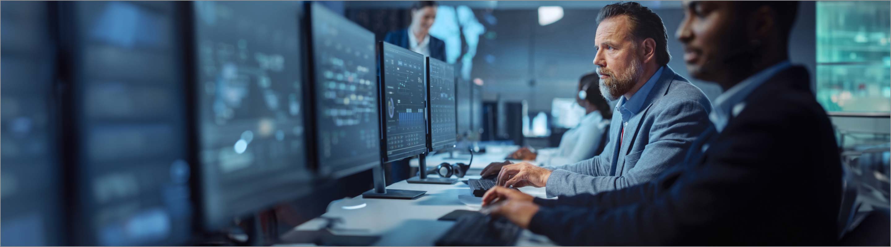 Bell’s certified security experts reviewing files to protect businesses from sophisticated cyberattacks and minimize business disruption with DDoS protection.